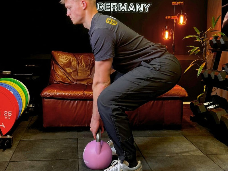 Kettlebell Deadlift: Die Grundlage für Kraft und Stabilität